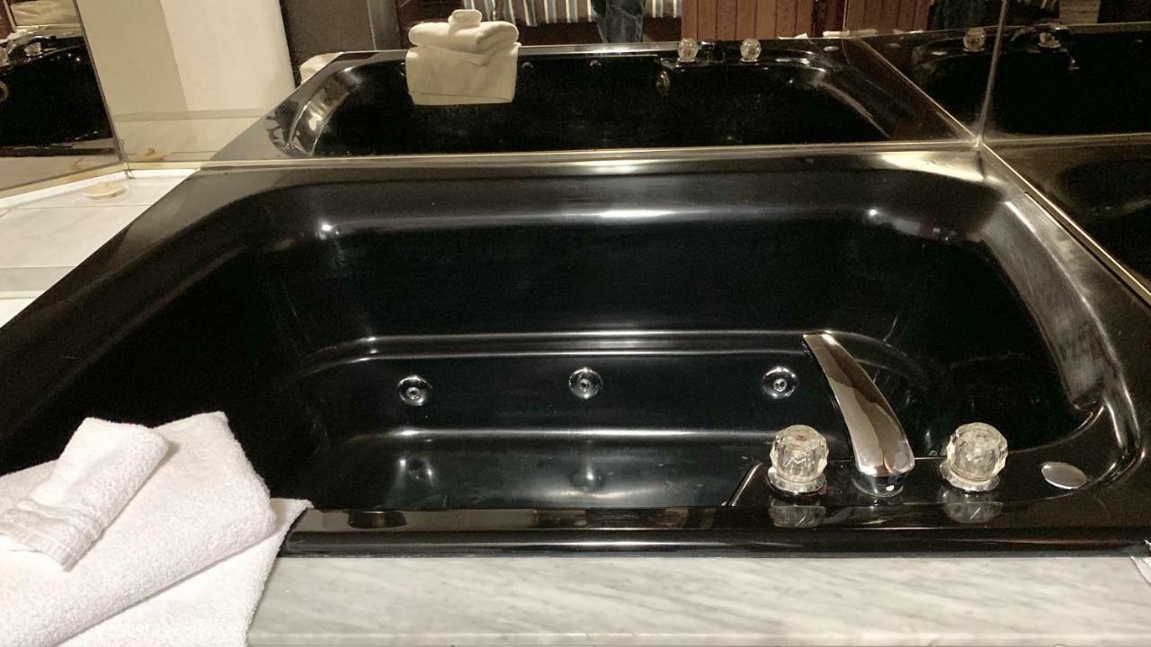Deluxe Inn Toronto Ngoại thất bức ảnh